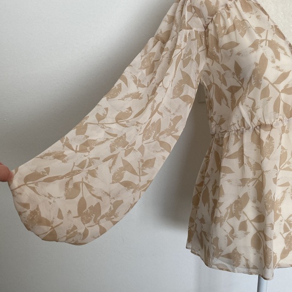 cabi Couplet Peasant Sheer Long Sleeve Top - Picture 8 of 11